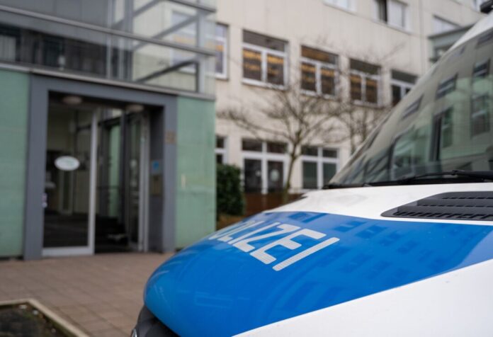 Messerangriff auf Mutter und Kinder Nach dem Messerangriff auf eine Familie soll der Verdächtige psychiatrisch begutachtet werden