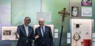 Wolfram Weimer (links) eröffnete die neue Dauerausstellung im Haus der Geschichte.