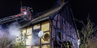 Das Feuer brach im Erdgeschoss aus.