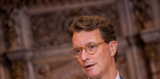 Wüst kocht an Weihnachten Tafelspitz für seine Familie Für seine Familie schwingt Nordrhein-Westfalens Ministerpräsident Hendrik Wüst (CDU) an Weihnachten gerne den Kochlöffel. (Archivbild)