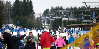 Trockene Kälte: Sauerland bereit für Wintergäste Andrang herrscht bereits an der Sesselbahn «Rauher Busch».