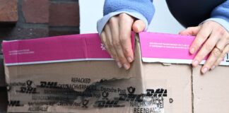 Rekord bei Beschwerden über Post – aber Lage bessert sich Das Paket ist endlich da, aber das ist kein Grund zur Freude: Sowohl der Karton als auch der Inhalt sind kaputt.