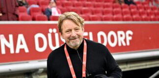 2:1 gegen Fürth: Neue Hoffnung für Fortuna-Trainer Anfang Premiere im Stadion für Fortunas neuen Sportvorstand Sven Mislintat.