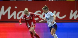 Bayern-Fußballerinnen gewinnen in Leverkusen Franziska Kett und die Bayern-Fußballerinnen gewinnen das letzte Spiel des Jahres. (Archivbild)