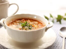 Weiße Bohnen in einer Suppentasse. Foto: pixabay/Symbolbild