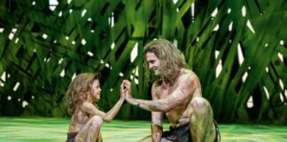 Alexander Klaws will mit Sohn durch den Dschungel fliegen Am 19.12. stehen Vater und Sohn beim Musical «Tarzan» gemeinsam auf der Bühne.