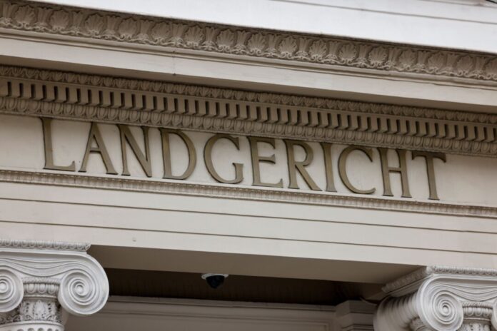 Landgericht Bonn Vor dem Landgericht Bonn beginnt ein Prozess gegen zwei junge Männer, die einen Rettungssanitäter schwer verletzt haben sollen. (Archivbild)