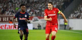 Freiburger warnen vor «angeschossenen» Dortmundern In der Europa League sind Christian Günter (r.) und der SC diese Saison noch ungeschlagen.