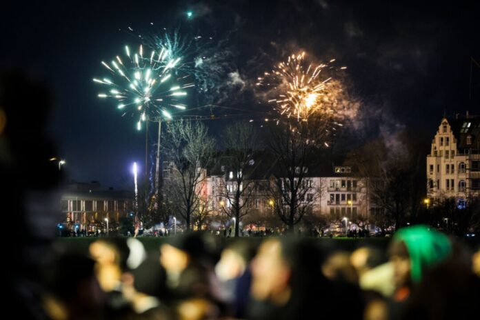 Silvester 2024/25 Ein schöner Anblick für die einen, ein Ärgernis für die anderen: Feuerwerk an Silvester.