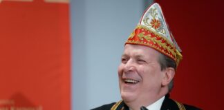 Christoph Kuckelkorn gibt sein Amt als Präsident des Festkomitees Kölner Karneval ab. 