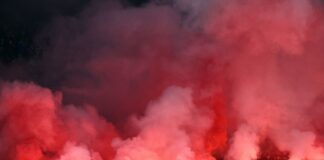 Polizei nach Fan-Boykott bei Derby: Fan zog Hose selbst aus Auch die Ultras von Bayer Leverkusen haben das Rhein-Derby gegen den 1. FC Köln boykottiert.