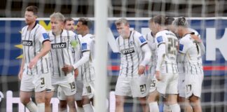 Elversberg nach Sieg in Paderborn erster Schalke-Verfolger Durften in Paderborn jubeln: Die Profis der SV Elversberg.