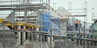 Insgesamt bleibt die Lage auf dem Mietwohnungsmarkt in NRW angespannt, sagt die NRW.Bank. In den nächsten Jahren sieht die Förderbank aber Anzeichen für eine Entspannung. (Archivbild)