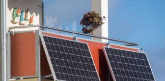 Verband sieht Rückgang beim Solar-Ausbau in NRW Der Solarausbau in NRW schwächelt etwas - doch bei Balkonkraftwerken ist die Nachfrage weiterhin stark. (Archivbild)