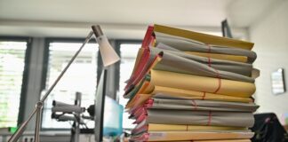 Berg der offenen Ermittlungsverfahren weiter gewachsen Der Aktenberg unerledigter Ermittlungsverfahren wird in NRW immer größer. (Symbolbild)