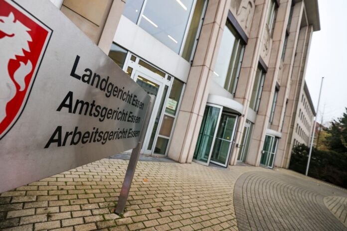 Landgericht Essen Die Polizei hatte den nun verurteilten 27-Jährigen nach der Tat in einem Gebüsch entdeckt. (Symbolbild)