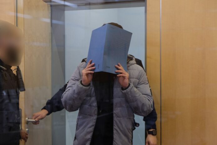 Beginn Prozess wegen des Verdachts der IS-Unterstützung 26-Jähriger wegen IS-Unterstützung verurteilt.