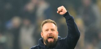 Eintracht-Trainer, Schalke-Fan: Backhaus trägt Gegner-Tattoo Schalke-Fan und Braunschweig-Trainer Heiner Backhaus.