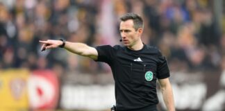 Schiedsrichter Benen reagierte schnell.