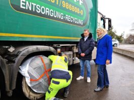 Schneesocken für die Müllabfuhr – damit der Müll nicht stehen bleibt