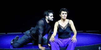 „Doktormutter Faust“ letztmalig im Grillo-Theater in Essen Nicolas Fethi Türksever (Mephisto), Bettina Engelhardt (Margarete Faust)). Foto: Birgit Hupfeld