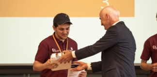 Heinrich-Hertz-Berufskolleg: Düsseldorfer Schüler ist ein Ass in Webentwicklung Azubi Rawand Ako Khalid überzeugt bei nationalem IT-Wettbewerb. Foto: Rawand Ako Khalid