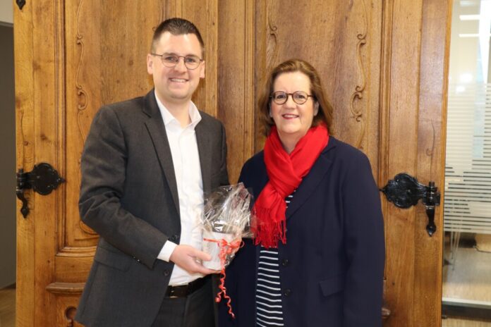 2026-01-21-AndersGriese Bürgermeister Patrick Anders, Staatssekretärin Kerstin Griese im Ratinger Rathaus, Bild: Stadt Ratingen