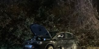 Ruhrgebiet: Auto überschlägt sich auf der A40 – mehrere Verletzte Die Unfallstelle auf der A40. Foto: FW Mülheim an der Ruhr