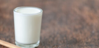 Selbst gemachter Kefir ist gesund. Foto: VZ NRW/adpic