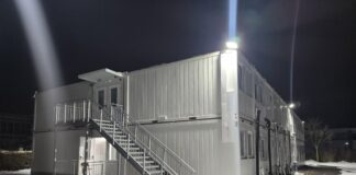 Containeranlage in West: Fragen, die nicht gestellt wurden. Einer der Container am Abend der Anwohnerinformationsveranstaltung, Bild: Alexander Heinz