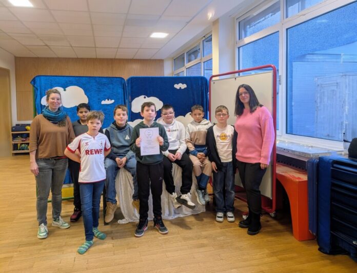 Die teilnehmenden Schülerinnen und Schüler der Erdmännchen-Klasse des Förderzentrums Süd (Mosaik-Schule). Foto: Kreis Mettmann Die teilnehmenden Schülerinnen und Schüler der Erdmännchen-Klasse des Förderzentrums Süd (Mosaik-Schule). Foto: Kreis Mettmann