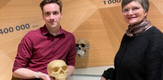 Neanderthal-Museum: Vom Praktikanten zum Forschungsleiter Forschungsleiter Dustin Welper mit Direktorin Bärbel Auffermann. Foto: Museum