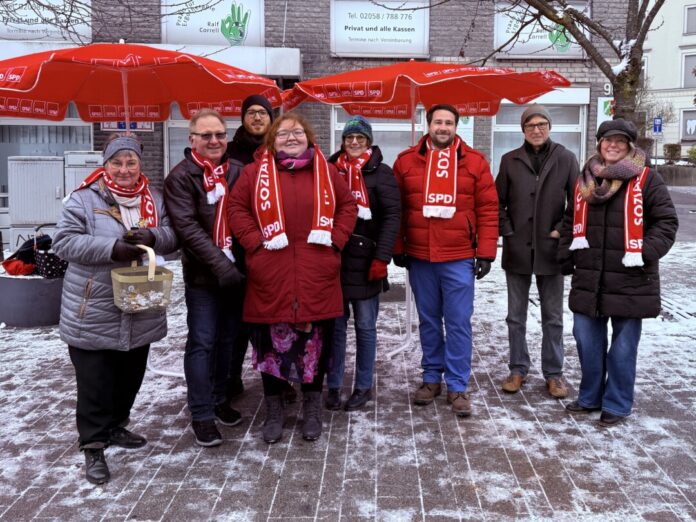 Die Engagierten der SPD auf dem Heumarkt. Foto: SPD Wülfrath