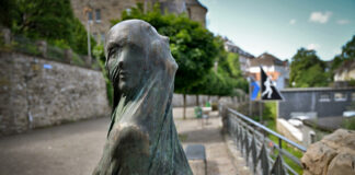 Velbert: Tonnenschwere Kunst für den Stillen Park