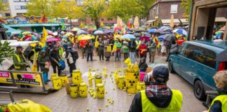 Protest im Ruhrgebiet gegen Castortransporte nach Ahaus Immer wieder kommt es zu Protesten gegen die geplanten Castortransporte durch Nordrhein-Westfalen wie hier am 4. Oktober 2025 in Ahaus. (Archivbild)