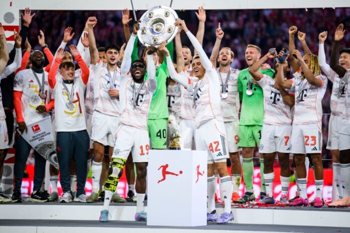 Deutscher Meister FC Bayern München Sportlich die Nummer eins in Deutschland, beim Umsatz weltweit die Nummer drei: der FC Bayern. (Archivbild)