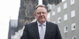 Kölns OB: Olympia-Bewerbung von NRW braucht klare Mehrheit Kölns Oberbürgermeister Torsten Burmester (SPD) wünscht sich eine möglichst hohe Zustimmung zu einer Olympia-Bewerbung Nordrhein-Westfalens.