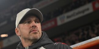 Acht Spiele ohne Sieg: Kwasniok widerspricht FC-Profi Kölns Trainer Kwasniok will von schlechter Stimmung beim 1. FC Köln nichts wissen.