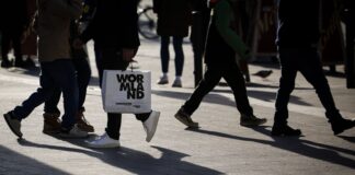 Rettung gescheitert: Herrenausstatter Wormland macht dicht Wormland leidet unter der Kaufzurückhaltung seiner Kunden. (Archivfoto)