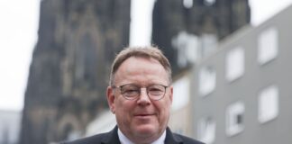 Kölns OB will keine «Ballermannisierung» seiner Stadt Kölns Oberbürgermeister Torsten Burmester (SPD) will die Stadt vor einer zunehmenden «Ballermannisierung» bewahren.