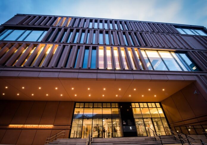 Justizzentrum Bochum Die Angeklagten hatten vor Gericht zugegeben, jahrelang Bargeld und Geschenke angenommen zu haben. (Archivbild)