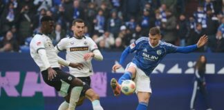 Dzeko trifft bei Schalke-Debüt: Remis «fast wie ein Sieg» Nicht nur bei seinem Tor zeigte Dzeko seine Klasse.