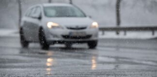 Ungemütliches Wetter mit Glatteis in Nordrhein-Westfalen Auf den Straßen ist weiterhin mit Glätte zu rechnen. (Symbolbild)