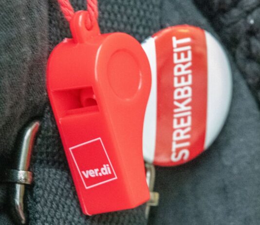 Warnstreiks an mehreren Unikliniken am Dienstag und Mittwoch An mehreren Unikliniken in NRW hat Verdi für Dienstag zu Warnstreiks aufgerufen. (Symbolbild)