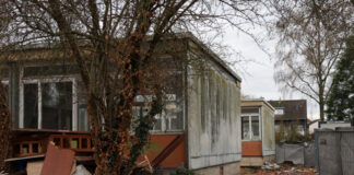 Abrissarbeiten an der Regenbogenschule: Sukzessiver Rückbau des OGS-Pavillons An der Regenbogenschule im Kempen haben die Abrissarbeiten am OGS-Nebengebäude begonnen. Foto: Stadt Erkrath