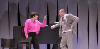 Erfolgskrimi als Theaterstück auf der Bühne der Stadthalle "Achtsam Morden" kommt als Bühnenstück in die Stadthalle. Foto: Dietrich Dettmann