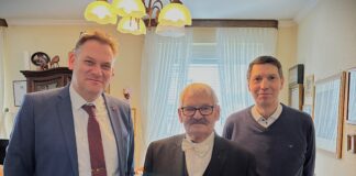 Einsatz für Wülfraths Eigenständigkeit: Bürgermeister gratuliert Axel Neubauer