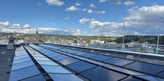 Photovoltaik-Ausbau in Wuppertal: WSW blicken auf Projekte für 2026 Bei der PV-Anlage auf dem Dach der ehemaligen Bundesbahndirektion mussten auch Denkmalschutzaspekte berücksichtigt werden. Foto: WSW