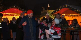 Wintertreffen am Lagerfeuer: CDU Homberg-Meiersberg-Schwarzbach startet ins neue Jahr Jan Heinisch im Gespräch mit Claudia Luderich, Bild: Alexander Heinz