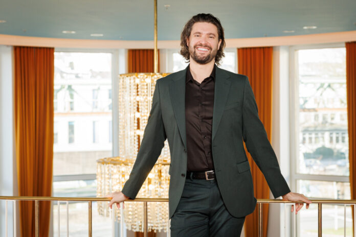 Christan Reif_GMD WUBU (c) Wolf Sondermann-8067 Christan Reif übernimmt bei den Wuppertaler Bühnen und dem Sinfonieorchester, Foto: Wolf Sondermann